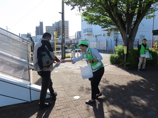 街頭キャンペーン写真