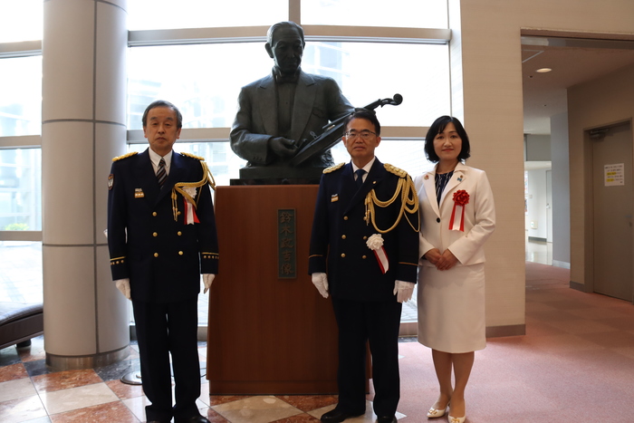 大村知事、鷹羽大府市議会議長と岡村市長の写真