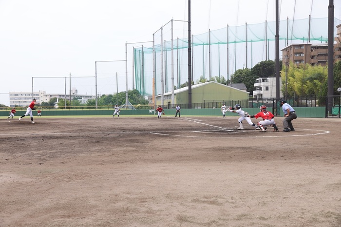 韓国洪城郡硬式野球チームとの交流試合の様子